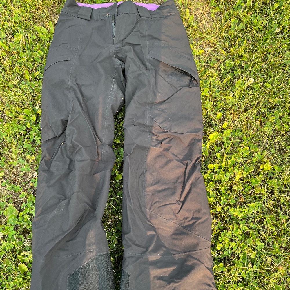 Ladies Arc’teryx Synthetically Insulated Ski Pants - Size XS - Used Condition